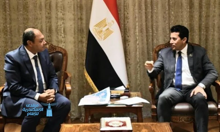 وزير الرياضة يعقد اجتماعًا مع رئيس تنمية الصعيد لتعزيز تطوير المنشآت الرياضية وكفاءتها