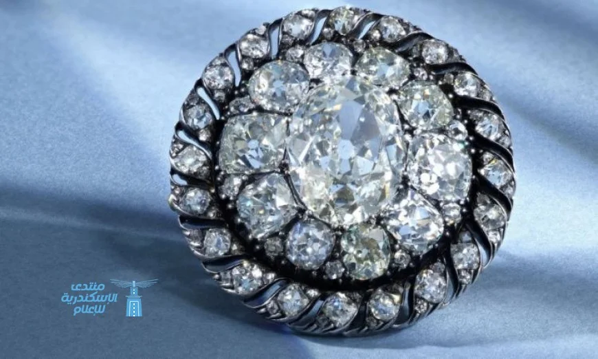 دبوس ماسي تاريخي يعود لنابليون بونابرت يعرض في مزاد لأول مرة