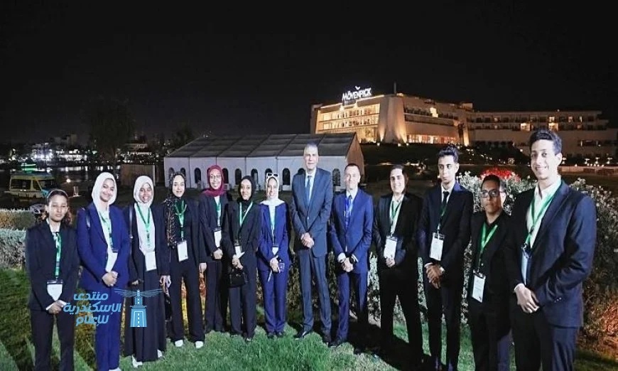 وزير الخارجية يثني على محافظ أسوان لدعمه الكبير في إنجاح منتدى السلام والتنمية