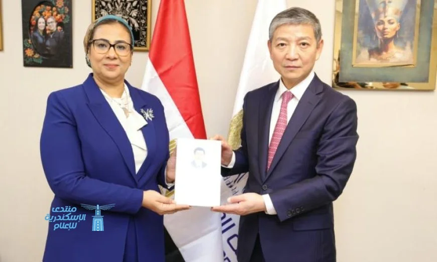 أمل عمار تلتقي بسفير الصين في القاهرة لتعزيز التعاون في قضايا تمكين المرأة