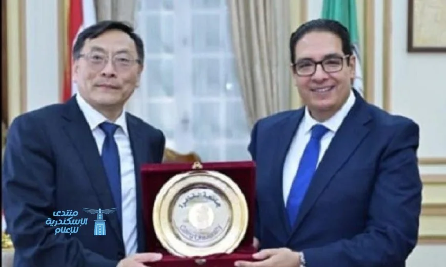 رئيس جامعة القاهرة يعتزم تعزيز التعاون الأكاديمي مع رئيس جامعة جيانجنان الصينية