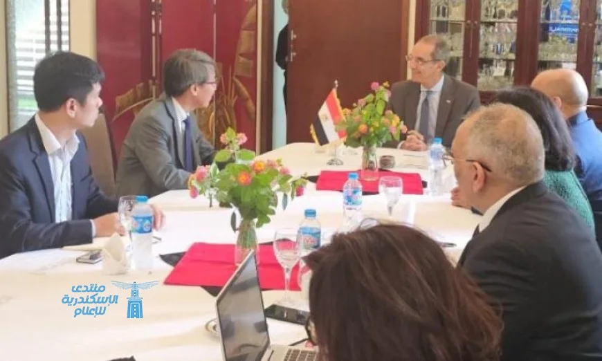 طلعت يجري مقابلات مع شركات عالمية رائدة في مجال الاتصالات وتكنولوجيا المعلومات