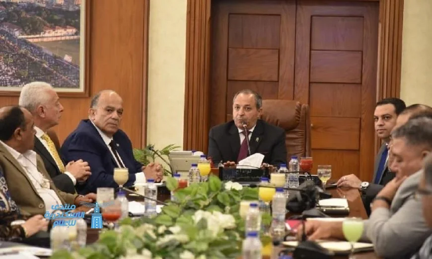 محافظ بورسعيد يكشف عن خطة لاستعادة الجمال الحضاري بالتعاون مع شركة النظافة