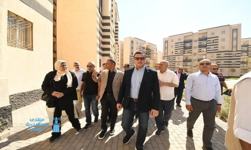 وزير الإسكان يقوم بجولة تفقدية لوحدات مبادرة سكن لكل المصريين في مدينة العاشر من رمضان