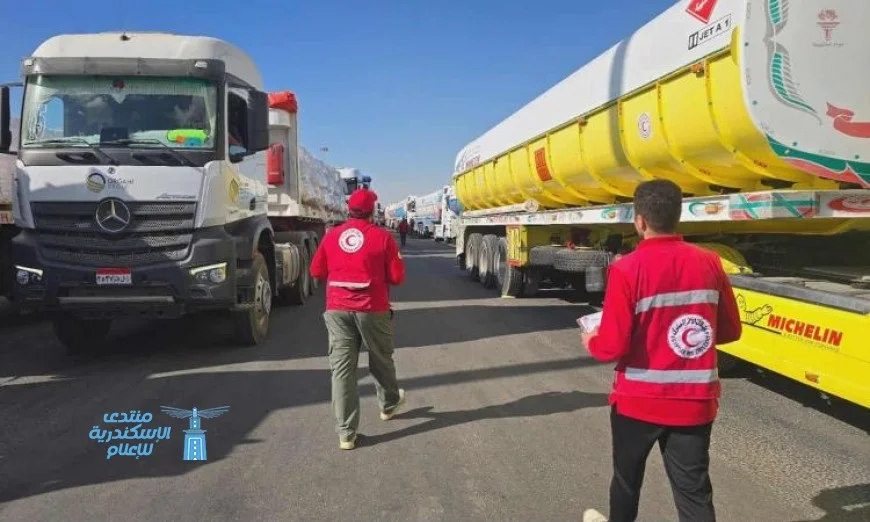 29 قافلة مساعدات وغاز وسولار تصل قطاع غزة عبر معبر كرم أبو سالم والعوجة