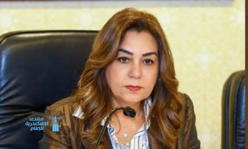 وزيرة التنمية المحلية تشرف على سير العمل في مواقف السيارات ومحطات الوقود