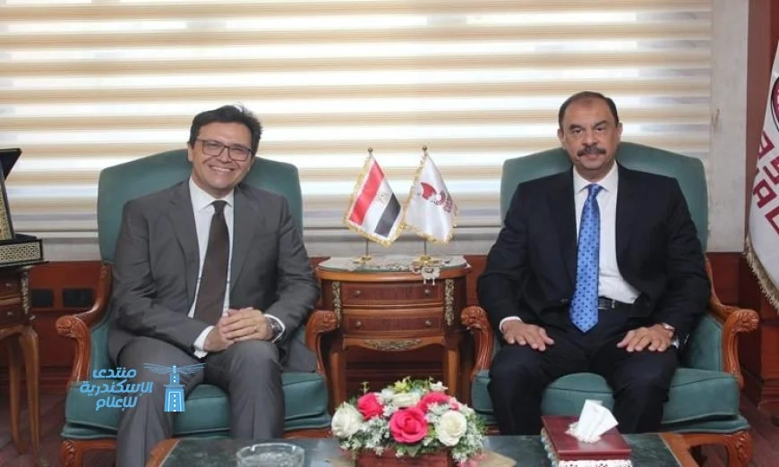 وزير الثقافة يناقش مع محافظ سوهاج مشروعات تطوير قصر ثقافة سوهاج