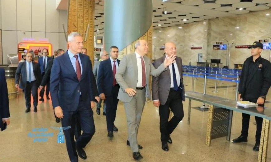 الحفني يكشف عن نمو ملحوظ في حركة الركاب والطائرات بقطاع الطيران في مطارات مصر