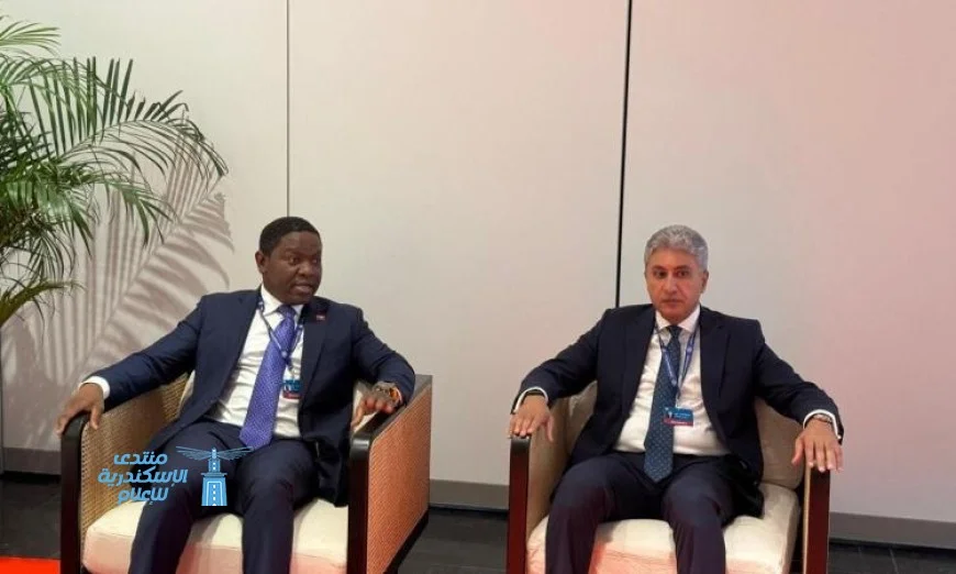 وزير السياحة يناقش تعزيز التعاون وتبادل الخبرات مع نظيره الأنجولي