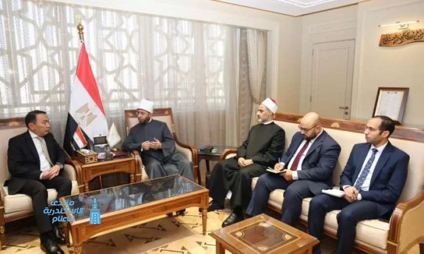 وزير الأوقاف يلتقي سفير كازاخستان لتعزيز شراكات دينية وثقافية متميزة