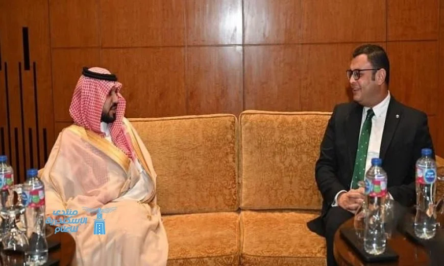 وزير الإسكان يناقش تعزيز التعاون وتبادل الخبرات مع وفد سعودي