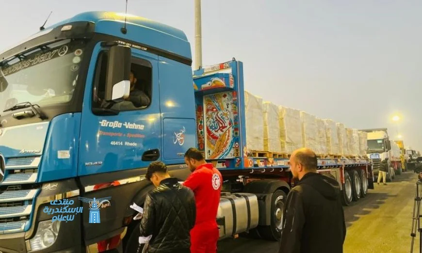 الهلال الأحمر يطلق قافلة زاد العزة 55 محملة بـ 7500 طن من المساعدات لأبناء فلسطين