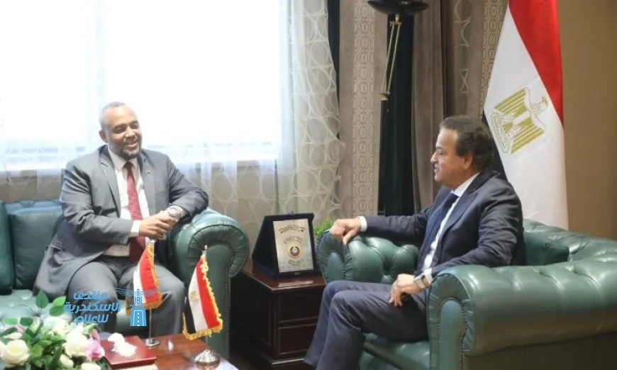 وزير الصحة يناقش مع نظيره السوداني سبل تعزيز التعاون الصحي بين البلدين