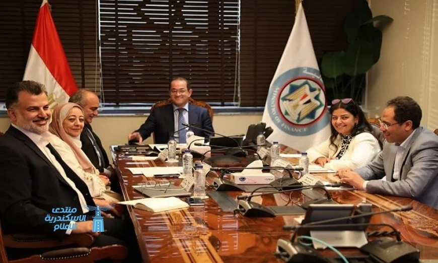 المالية تعلن عن نمو اقتصادي قوي بنسبة 4.4% بفضل انتعاش الصناعات والسياحة