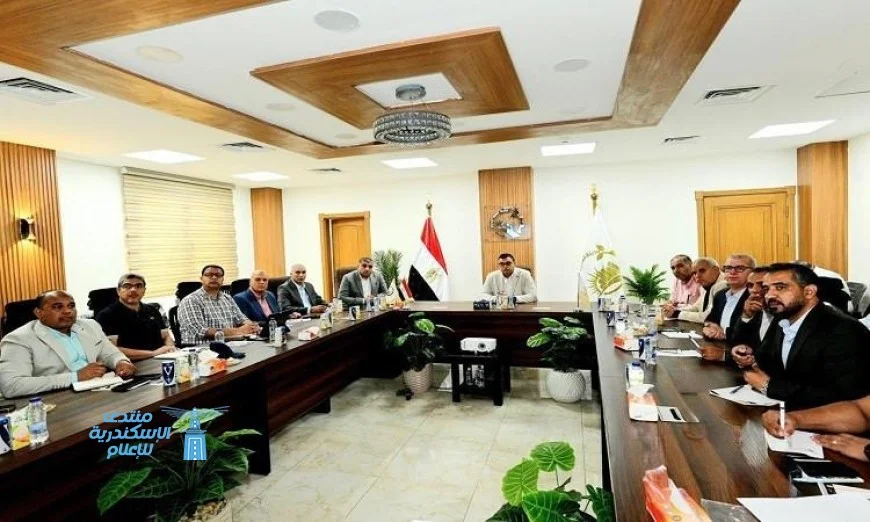 وزير الإسكان يتفقد سير العمل في مشروعات مدينة العبور الجديدة