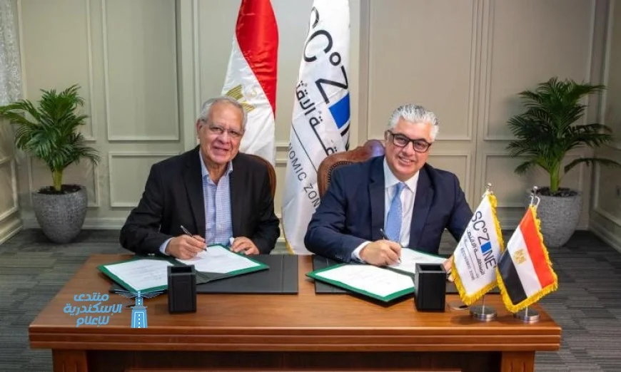 رئيس اقتصادية قناة السويس يوقع عقوداً لثلاثة مشروعات جديدة في القنطرة غرب الصناعية