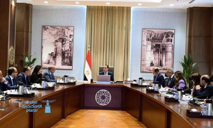 مدبولي يراقب تقدم مشاريع الطاقات المتجددة وتعزيز الشبكة القومية للكهرباء