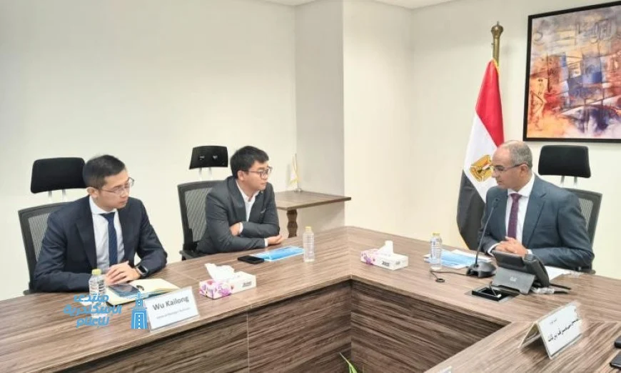 نائب وزير الإسكان يلتقي شركة صينية لتعزيز التعاون في مشروع تحلية المياه