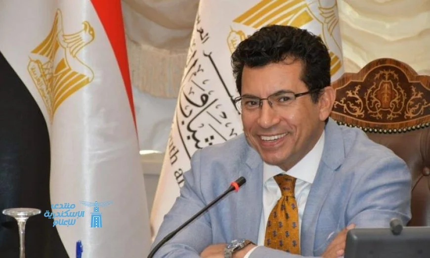 صبحي يهنئ منتخب التايكوندو بعد فوزه بميدالية الذهب في بطولة العالم