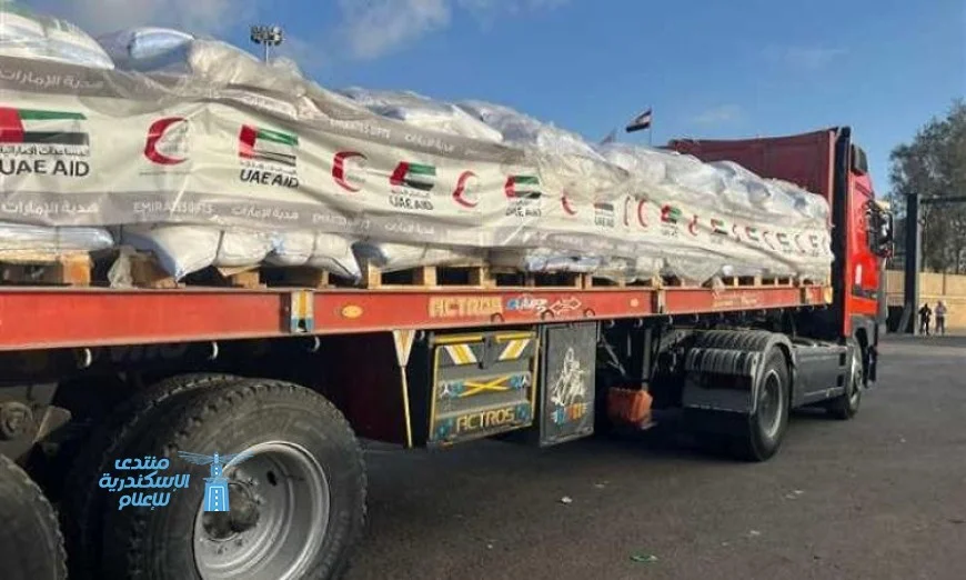 تدفق 30 شاحنة مساعدات إماراتية إلى قطاع غزة عبر معبر رفح لإنقاذ المتضررين
