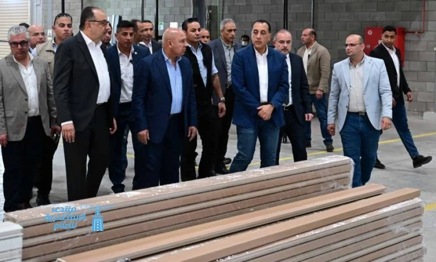 رئيس الوزراء يطلق مصنع بونالو للصناعات البلاستيكية والخشبية ويعزز الاقتصاد المحلي