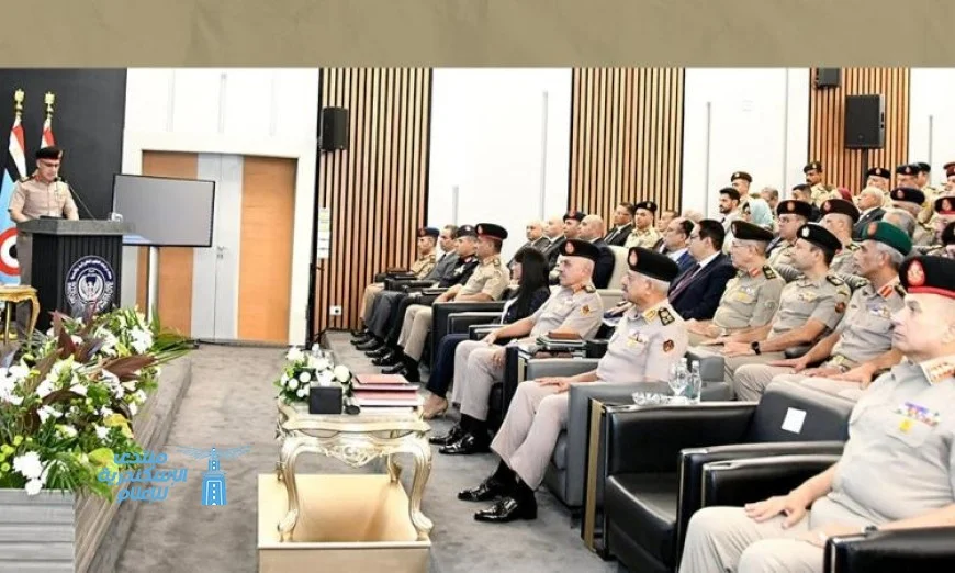 وزير الدفاع يحضر مناقشة البحث الرئيسي لمركز الدراسات الاستراتيجية للقوات المسلحة