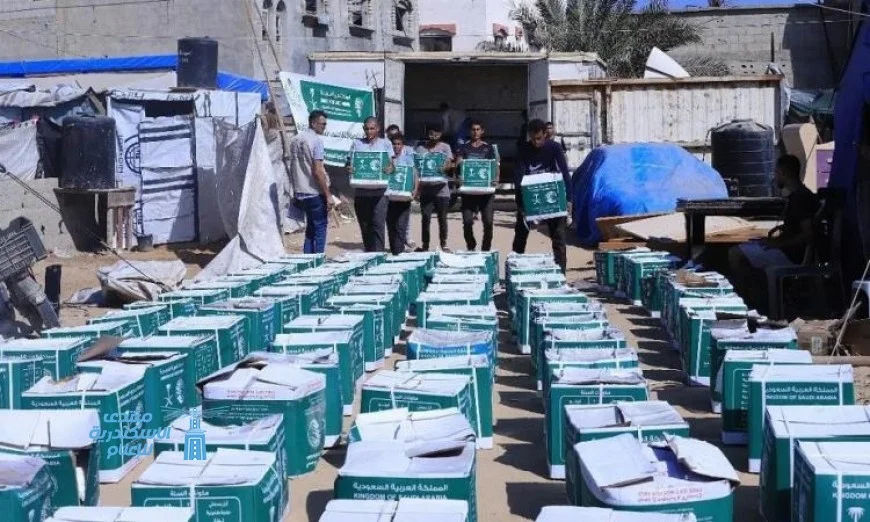 مركز الملك سلمان للإغاثة يوزع مساعدات غذائية هامة للمحتاجين في غزة