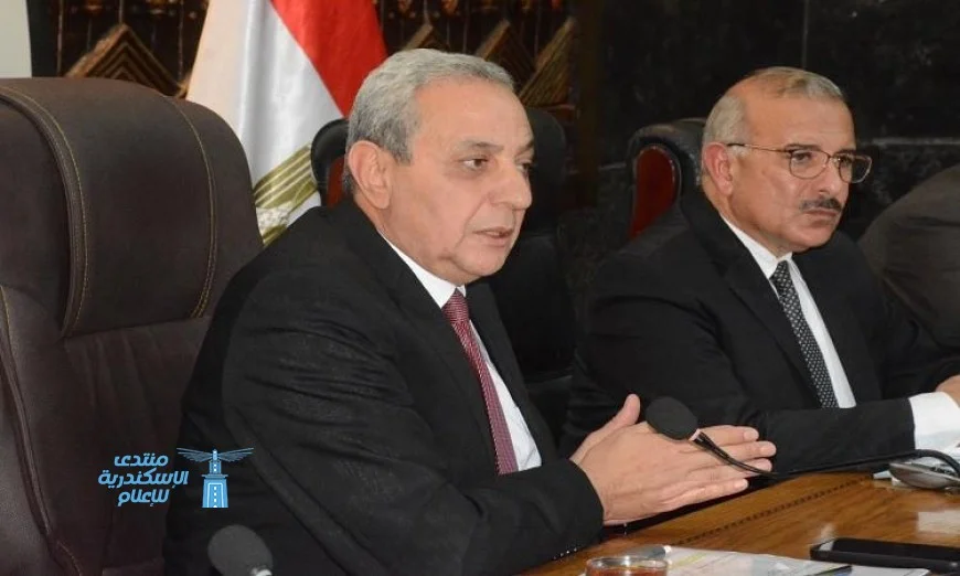 محافظ الغربية يعقد اجتماعاً موسعاً مع الأجهزة التنفيذية والخدمية لتعزيز التنمية المحلية