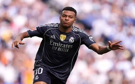 مبابي يعبر عن احترامي لكريستيانو رونالدو لكنه يسير في طريقه الخاص