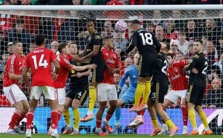 مانشستر يونايتد ونوتينجهام فورست يقدمان مباراة مثيرة تنتهي بالتعادل في البريميرليج