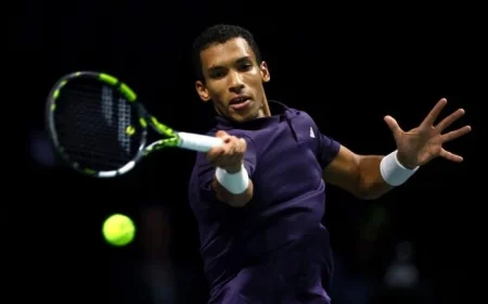 أوجيه ألياسيم يحقق إنجازاً تاريخياً بالصعود إلى نهائي باريس ماسترز للتنس