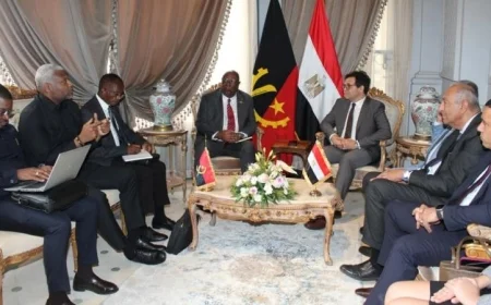 وزير الثقافة يناقش فرص التعاون الثقافي مع نظيره الأنجولي