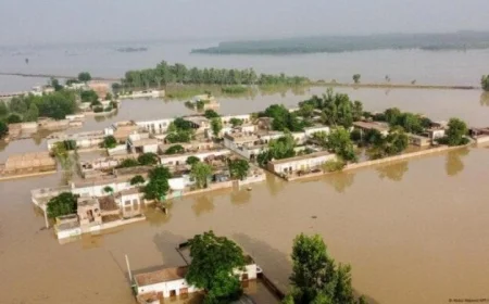 زيادة مأساوية في عدد ضحايا الفيضانات في فيتنام تصل إلى 35 قتيلا