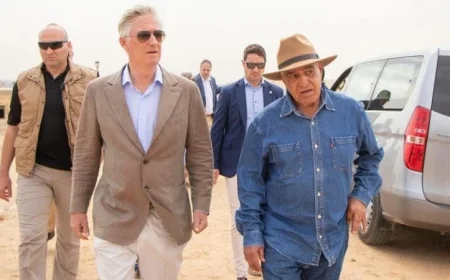 زاهي حواس يتسلم ملك بلجيكا في سقارة بحدث تاريخي مذهل بالصور