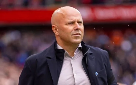 الحظ يبتسم لليفربول في مواجهة أستون فيلا بحسب آرنى سلوت