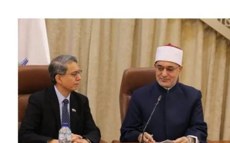 مفتي الجمهورية يلتقي وزير الشئون الإسلامية في سنغافورة لتعزيز التعاون المشترك