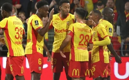 لانس يعود بقوة بثلاثية رائعة ضد لوريان ويستفيد من تعثر منافسيه في الدوري الفرنسي