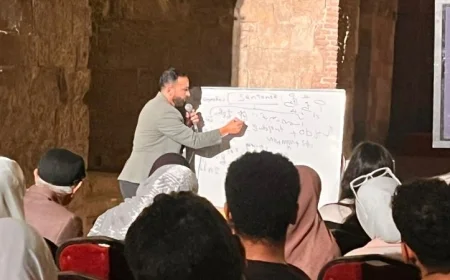 زاهي حواس يطلق المستوى الثاني لتعليم اللغة المصرية القديمة في مجال الآثار والتراث