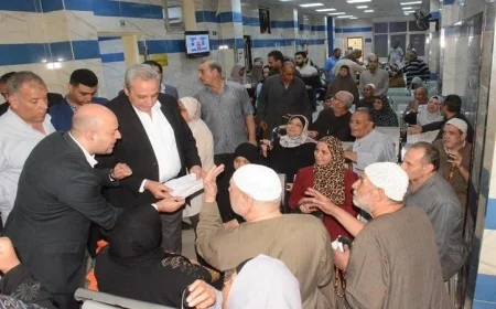محافظ الغربية يقوم بجولة تفقدية في عيادة أحمد عرابي للتأمين الصحي في كفر الزيات