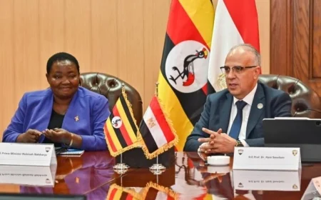 وزير الري يعقد مشاورات لتعزيز التعاون المائي بين مصر وأوغندا