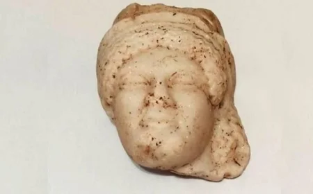 اكتشاف قناع أثري يعود لامرأة من القرن الرابع قبل الميلاد في قرطاج يشعل شغف التاريخ