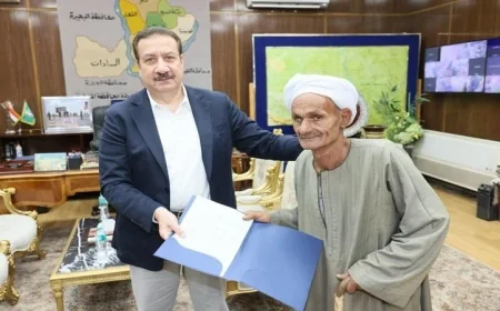 محافظ المنوفية يوزع 22 عقد تقنين لأراضي أملاك الدولة على واضعي اليد