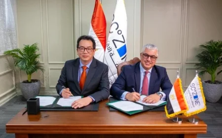 رئيس المنطقة الاقتصادية لقناة السويس يوقع عقد مشروع الملابس الجاهزة الكوري في القنطرة غرب