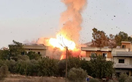 إصابة أربعة أفراد في انفجار ضخم داخل المحكمة العليا في باكستان