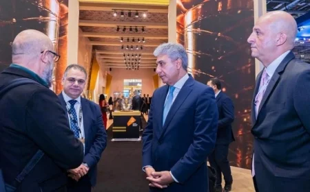 وزير السياحة يدشن جناح مصر في بورصة لندن للسياحة ويعرض أجمل مقاصدها السياحية