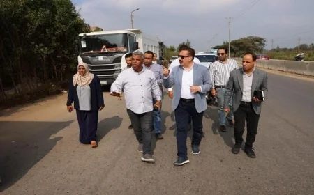 محافظ المنوفية يقوم بجولة تفقدية في مدرسة شنوان الابتدائية ويشدد على أهمية رفع نواتج تطهير الطرق