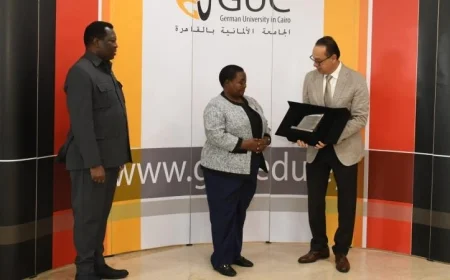 رئيسة وزراء أوغندا تلتقي بالجامعة الألمانية في القاهرة لتعزيز التعاون الأكاديمي