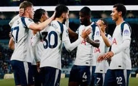 توتنهام يحقق انتصاراً ساحقاً على كوبنهاجن برباعية دون رد في دوري الأبطال رغم النقص العددي