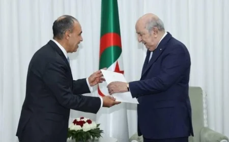 بتوجيهات من رئيس الجمهورية وزير الخارجية يلتقي الرئيس الجزائري لتعزيز العلاقات الدبلوماسية