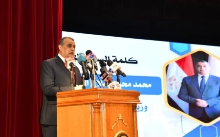 محمد صلاح يؤكد تلقي الدعم اللامحدود من القيادة السياسية تعزيزاً للجهود الوطنية